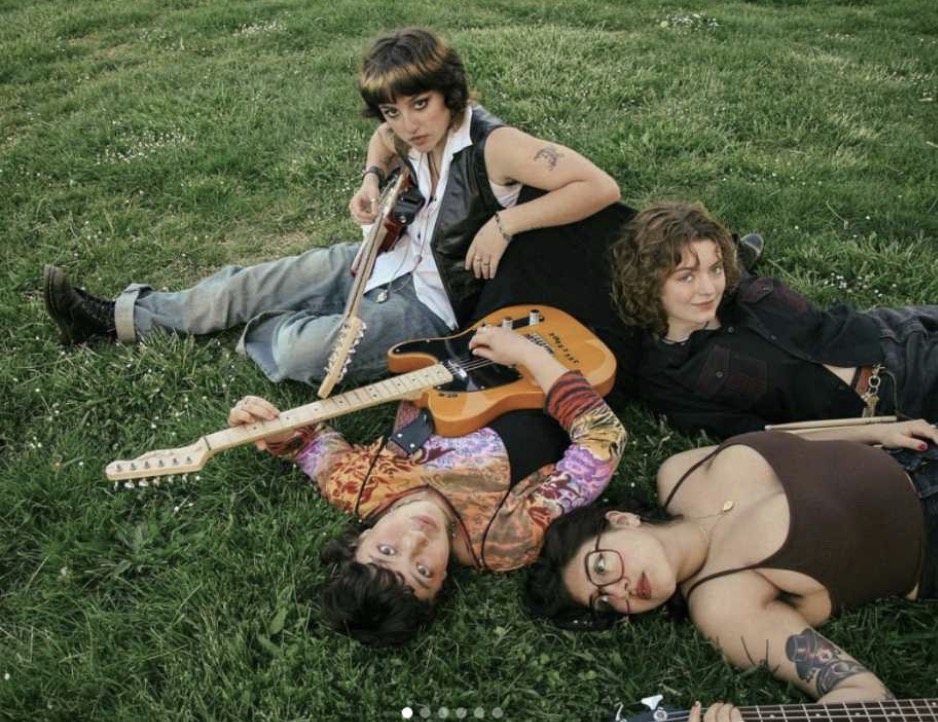 LIVE IN THE ATRIUM: CAREER WOMAN, PLUM SKIN, UNIVERSE, CASINO YOUTH